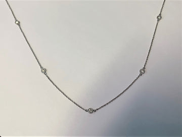 E5156 - 18 Karat White Gold Necklace