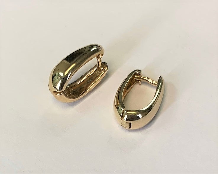 J5310 - 10 Karat Yellow Gold Hoop Earrings