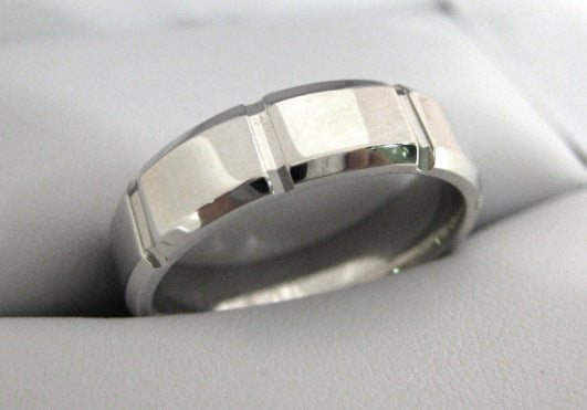 White Gold Men's Wedding Band 3937-6