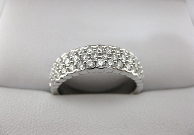 C1741 - 18 Karat White Gold Simon G Dinner Ring