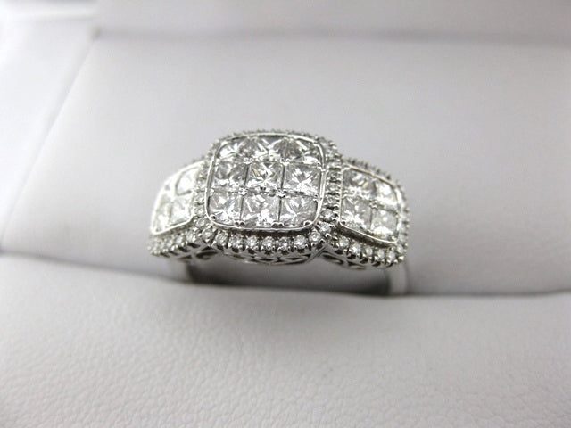 C1879 - 18 Karat White Gold Simon G. Dinner Ring