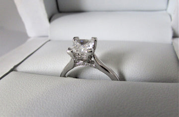 APA4815 - 18 Karat White Gold Engagement Ring