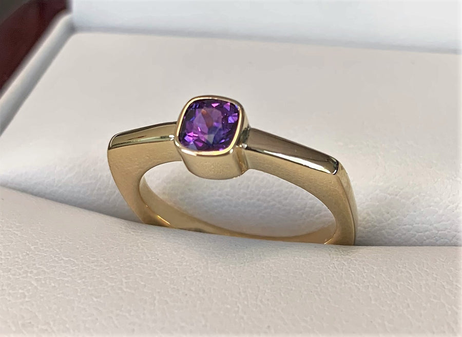 TH10021 - 14 Karat Yellow Gold Custom Purple Sapphire Ring