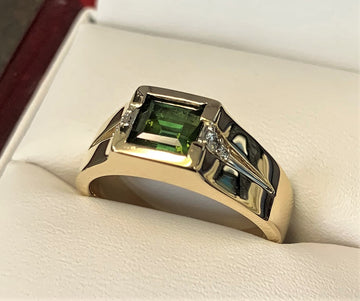 G10000 - 18 Karat Yellow Gold Custom Green Tourmaline Ring