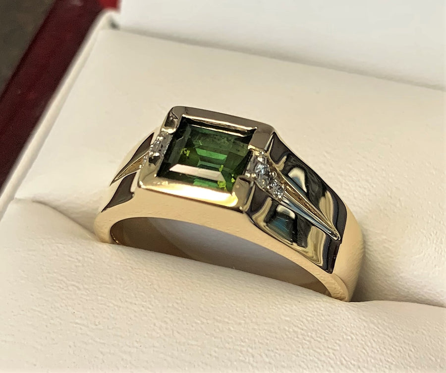 G10000 - 18 Karat Yellow Gold Custom Green Tourmaline Ring