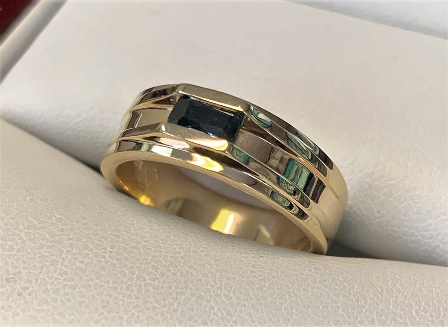 TG10045 - 10 Karat Yellow Gold Custom Sapphire Ring