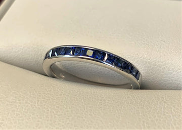 H10006 - 14 Karat White Gold Sapphire Band