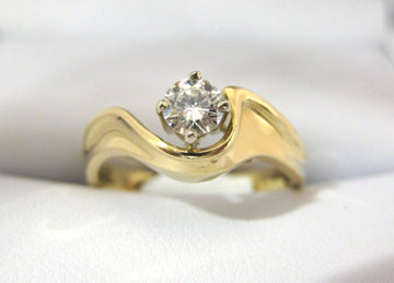 A1323 - 14 Karat Yellow Gold Engagement Ring