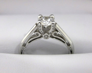 A2003 - 18 Karat White Gold Verragio Ring