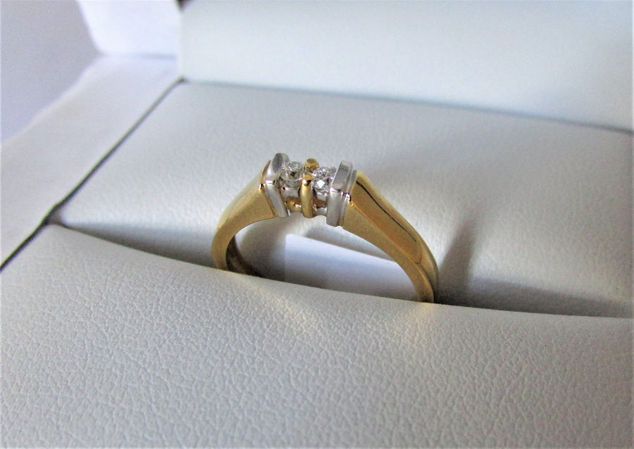 B1015 - 18 Karat Yellow and White Gold Band