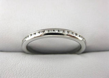 B1532 - 14 Karat White Gold Precision Set Band