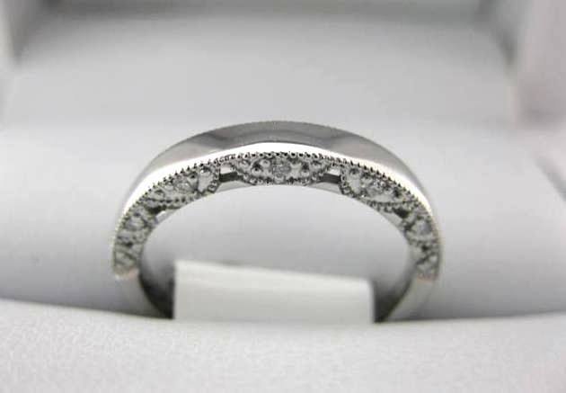 B1577 - White Gold La Vie Women's Wedding Band