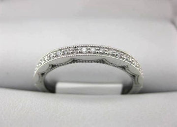 B1582 - White Gold La Vie Women's Wedding Band