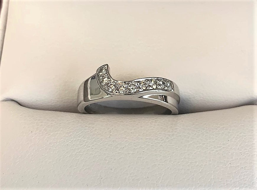 B1727 - 14 Karat White Gold Custom Band