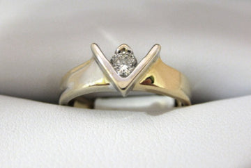 C890 - 14 Karat White and Yellow Gold Ring