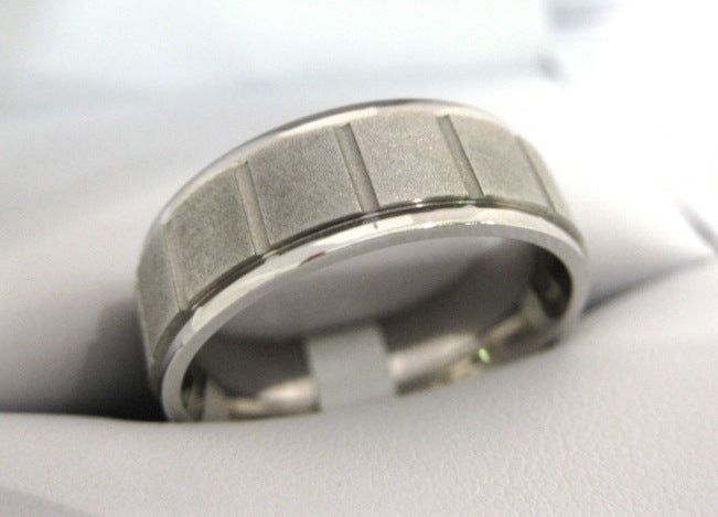 White Gold Men's Wedding Band D464