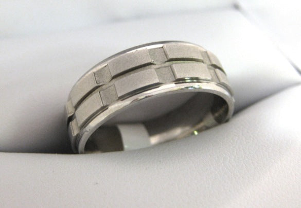 White Gold Men's Wedding Band D496