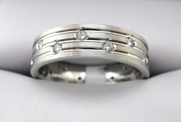 F2869 - 14 Karat White Gold Men's Wedding Band