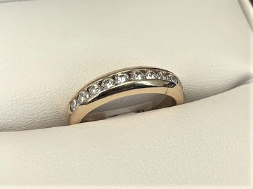 APB4689 - 10 Karat Yellow Gold Band