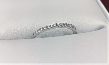 B1711 - 14 Karat White Gold Band