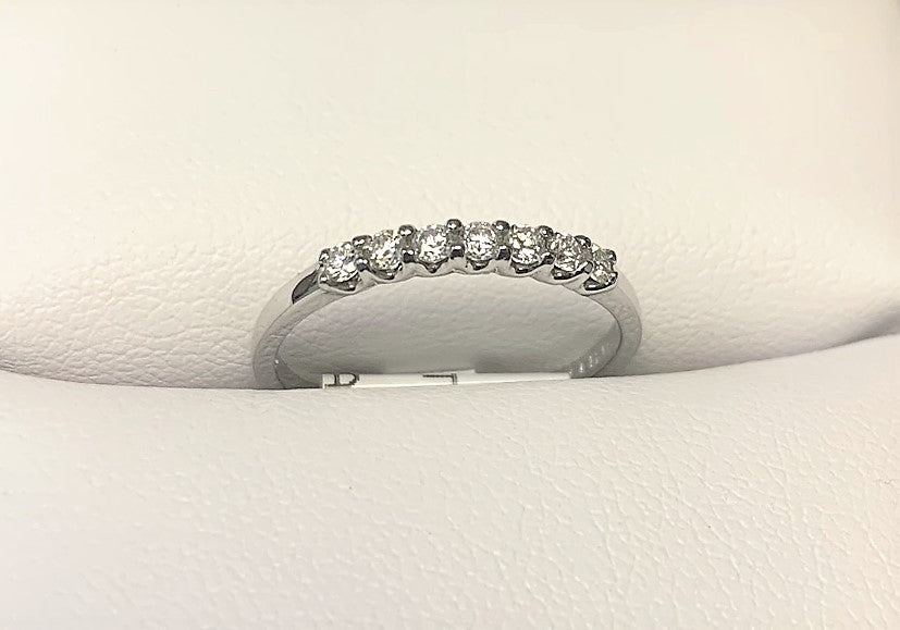 F3516 - 14 Karat White Gold Band