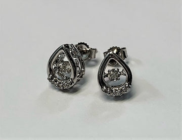 J9086 - 10 Karat White Gold Earrings