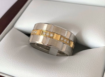 APF4897 - 18 Karat White and Yellow Gold Men's Carlex Band