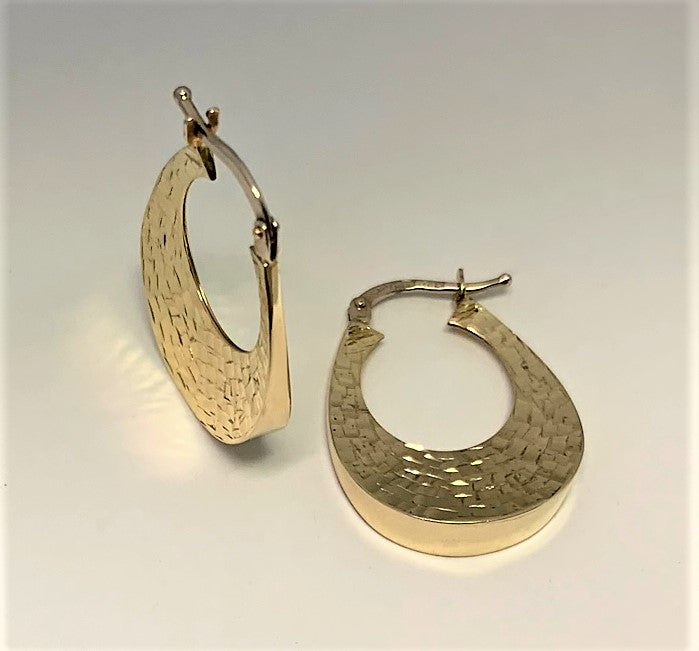 J8407 - 14 Karat Yellow Gold Hoop Earrings