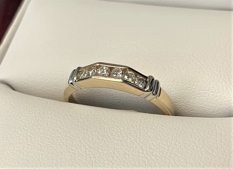 APB4546 - 14 Karat White and Yellow Gold Band