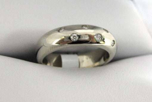 TSC0239 - 18 Karat White Gold Ring