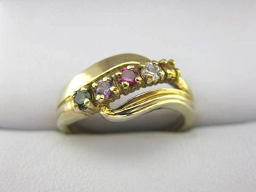 Yellow Gold Family Ring F2547