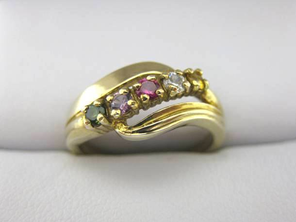 Yellow Gold Family Ring F2547