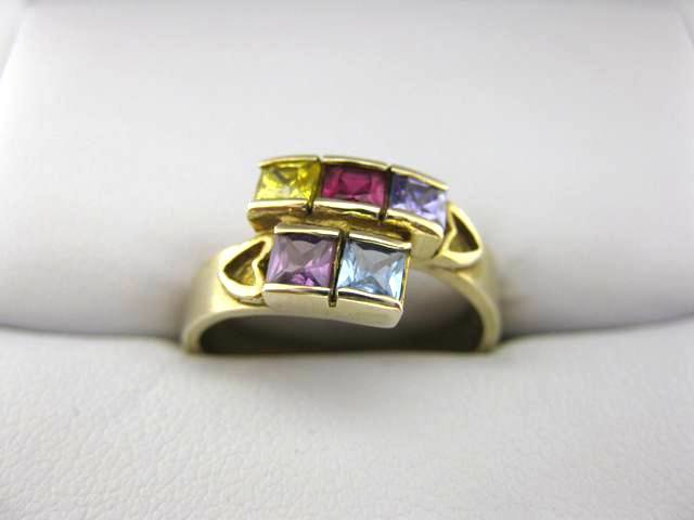 Yellow Gold Family Ring F2583
