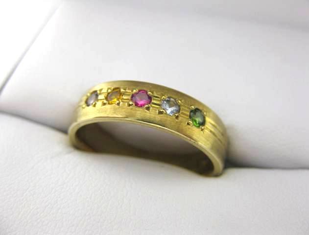 Yellow Gold Family Ring F5T90
